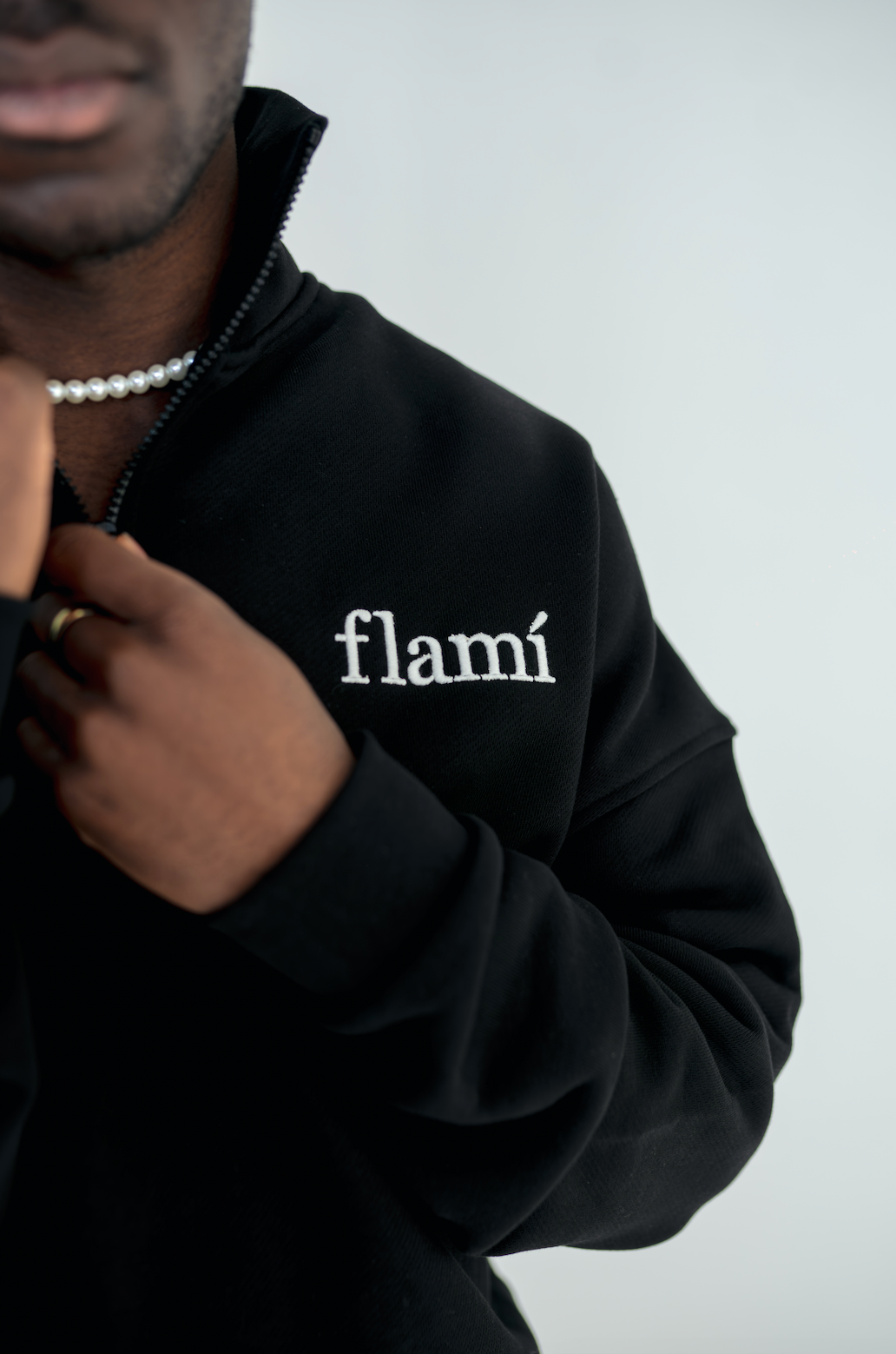 Oversized Zipper - Black White